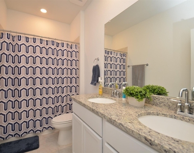 21830 Redwood Bluff Trail - Photo Thumbnail 16