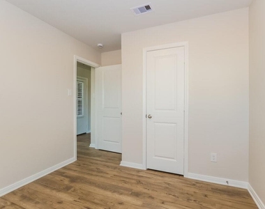 400 San Miguel Creek Drive - Photo Thumbnail 12