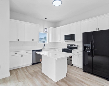 9725 Kerr Street - Photo Thumbnail 10