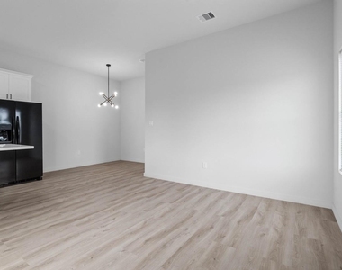9725 Kerr Street - Photo Thumbnail 7