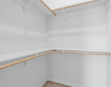 9725 Kerr Street - Photo Thumbnail 27