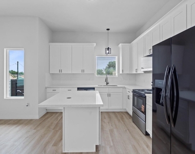 9725 Kerr Street - Photo Thumbnail 12
