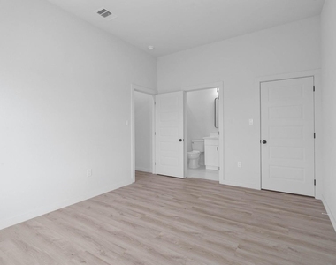 9725 Kerr Street - Photo Thumbnail 26