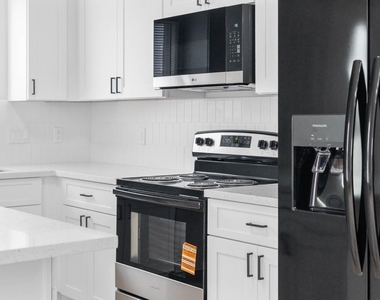 9725 Kerr Street - Photo Thumbnail 18