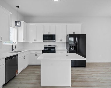 9725 Kerr Street - Photo Thumbnail 11