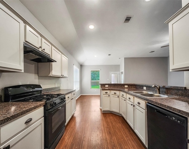 11427 Ryan Court - Photo Thumbnail 4