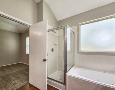 11427 Ryan Court - Photo Thumbnail 9