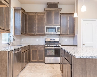 5546 Sallow Bay Lane - Photo Thumbnail 10