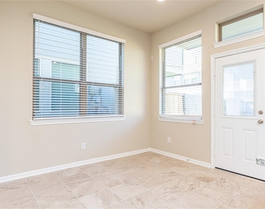 5546 Sallow Bay Lane - Photo Thumbnail 7