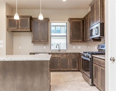 5546 Sallow Bay Lane - Photo Thumbnail 9