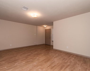 5750 Long Arbor Lane - Photo Thumbnail 4