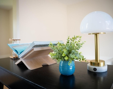 408 W 30th Street - Photo Thumbnail 26