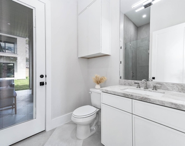 408 W 30th Street - Photo Thumbnail 39