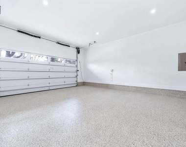 408 W 30th Street - Photo Thumbnail 37