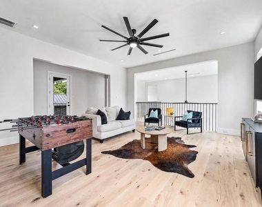 408 W 30th Street - Photo Thumbnail 23