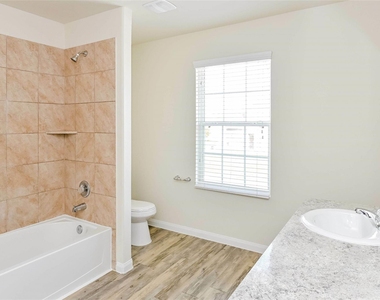 13286 Italian Cypress Avenue - Photo Thumbnail 11