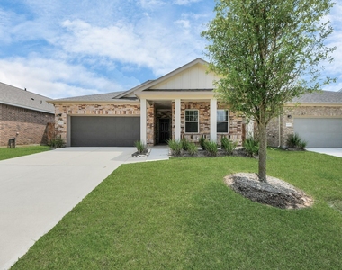 10319 Malta Trace Drive - Photo Thumbnail 1