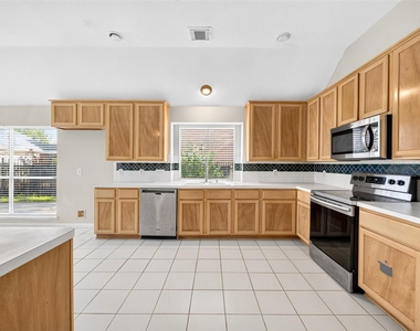 5814 Eldridge Glen Drive - Photo Thumbnail 8