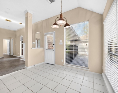5814 Eldridge Glen Drive - Photo Thumbnail 12
