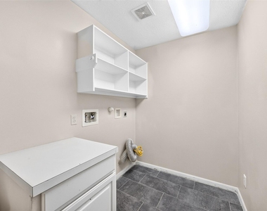 5814 Eldridge Glen Drive - Photo Thumbnail 22