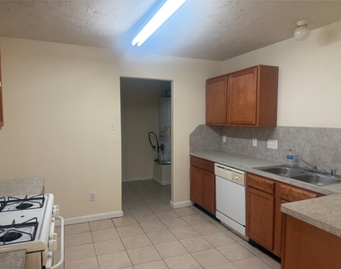 21219 Grand Linden Court - Photo Thumbnail 4