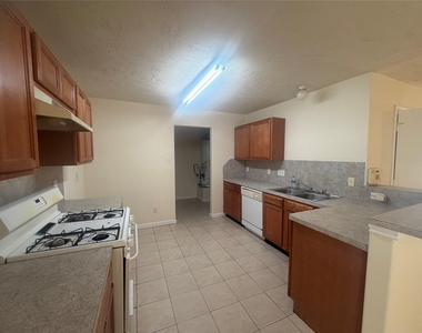 21219 Grand Linden Court - Photo Thumbnail 5