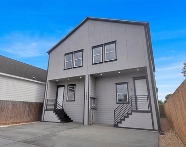 1311 E 33 Street - Photo Thumbnail 2