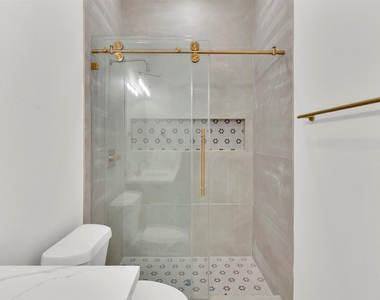 1311 E 33 Street - Photo Thumbnail 24