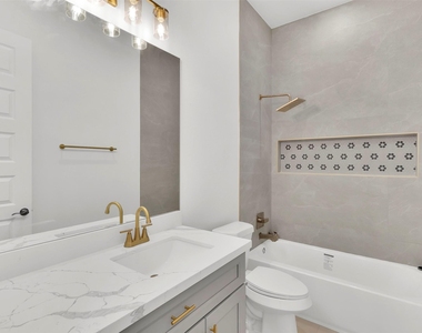 1311 E 33 Street - Photo Thumbnail 18