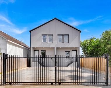1311 E 33 Street - Photo Thumbnail 5