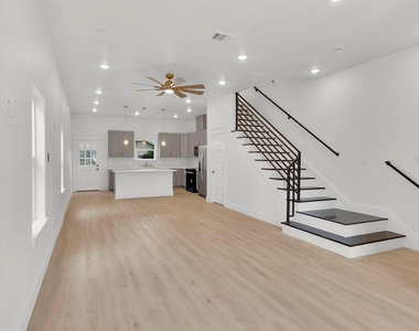 1311 E 33 Street - Photo Thumbnail 7
