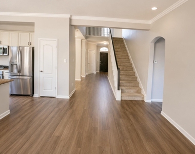 10850 Redstone Court - Photo Thumbnail 2