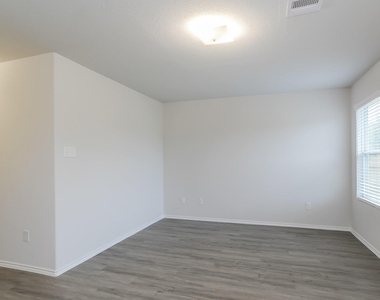 325 Shelby Meadow Drive - Photo Thumbnail 8