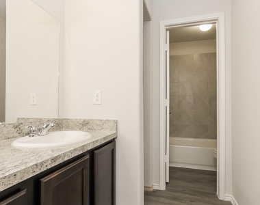325 Shelby Meadow Drive - Photo Thumbnail 14