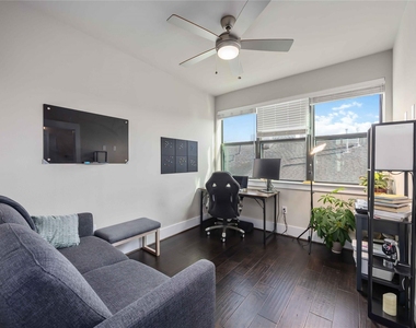 2401 Crawford Street - Photo Thumbnail 9