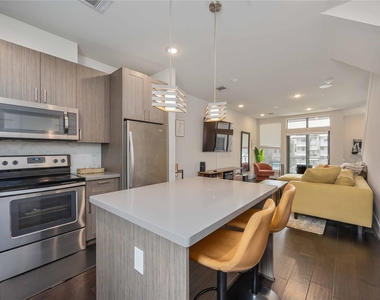 2401 Crawford Street - Photo Thumbnail 16