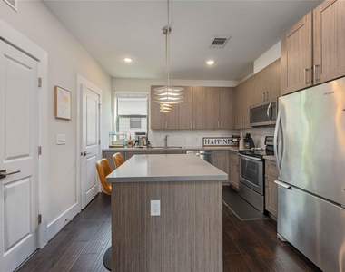 2401 Crawford Street - Photo Thumbnail 5