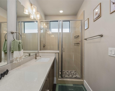 2401 Crawford Street - Photo Thumbnail 11