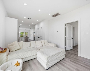 8614 Peachtree Street - Photo Thumbnail 1