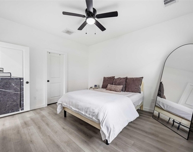 8614 Peachtree Street - Photo Thumbnail 14