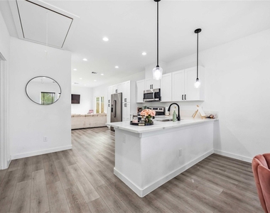 8614 Peachtree Street - Photo Thumbnail 6