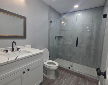 3914 Southlawn Street - Photo Thumbnail 6