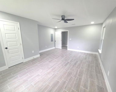 3914 Southlawn Street - Photo Thumbnail 11
