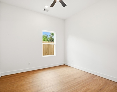 7841 Sunnyhill Street - Photo Thumbnail 24