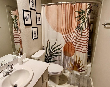 214 Club Crest Ln - Photo Thumbnail 5