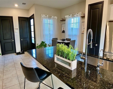 214 Club Crest Ln - Photo Thumbnail 2