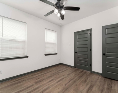 7987 Chateau Street - Photo Thumbnail 15