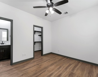 7987 Chateau Street - Photo Thumbnail 16