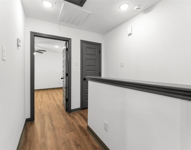 7987 Chateau Street - Photo Thumbnail 23