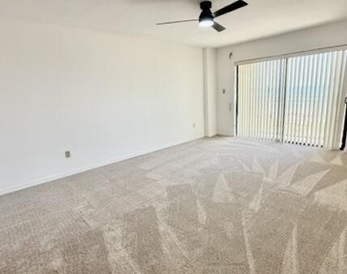 6770 Ridgewood Avenue - Photo Thumbnail 13